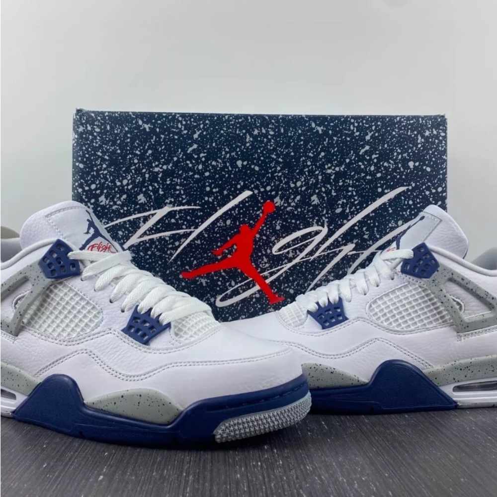 Air Jordan 4 Retro White/ Midnight Navy / Authenticity guaranteed.